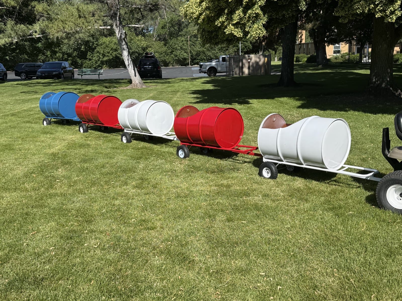 The barrel train ready on the grass